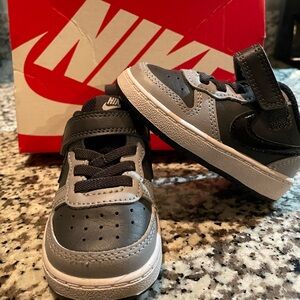 Nike Kids Sneakers Size 5c